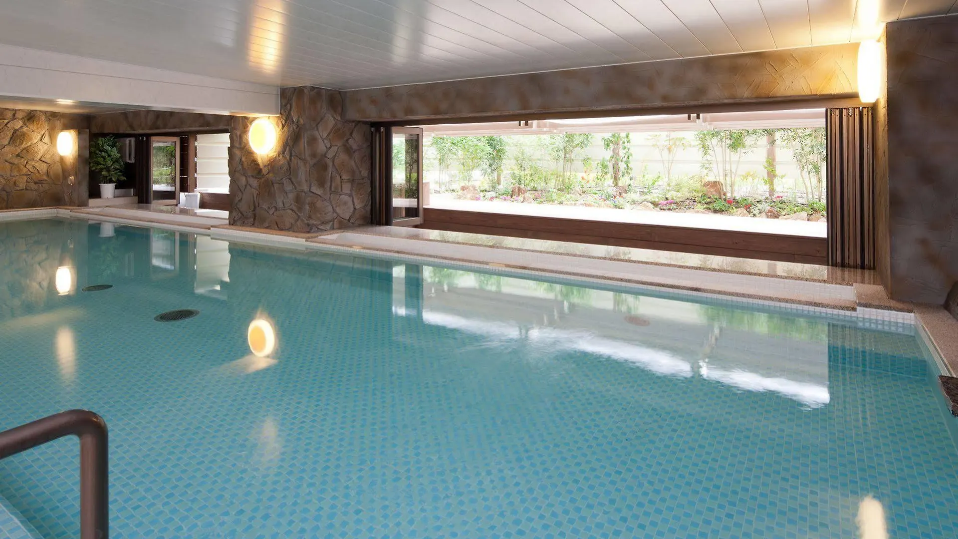 Hotel Pearl City Kobe 3*,